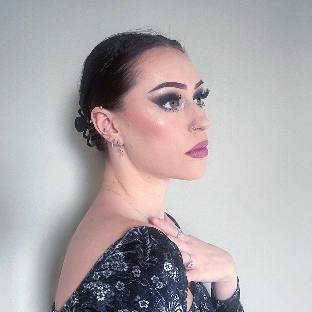 Meet your Posher, Corena